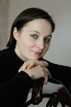 Mezzo-soprano Katie Bray